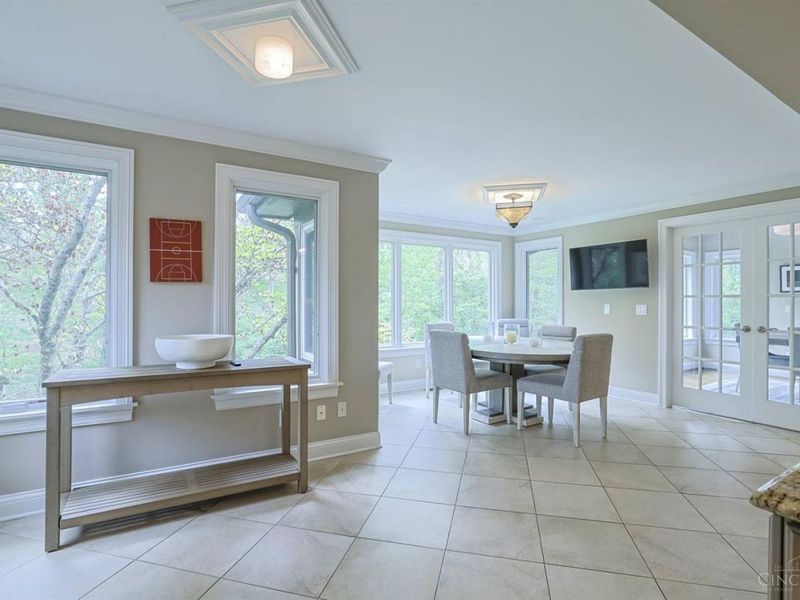 2545 S Rookwood Drive, Cincinnati, OH 45208 Photo 20