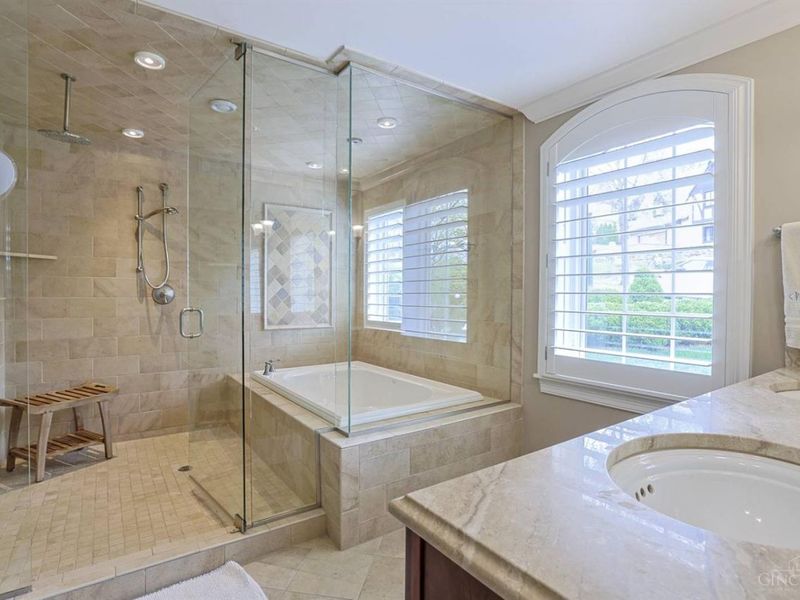 2545 S Rookwood Drive, Cincinnati, OH 45208 Photo 30