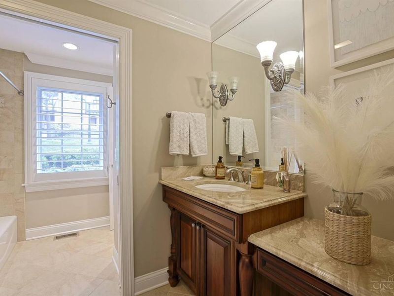 2545 S Rookwood Drive, Cincinnati, OH 45208 Photo 49