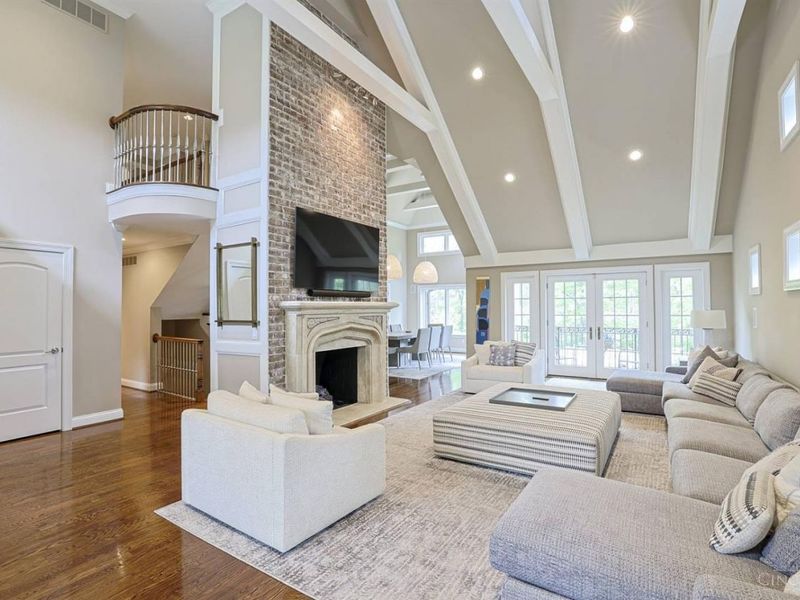 2545 S Rookwood Drive, Cincinnati, OH 45208 Photo 8