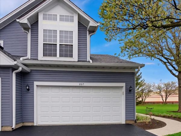 207 Canterbury Court , Oswego, IL 60543