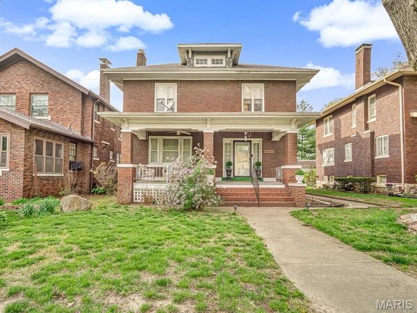 1005 E Monroe Street , Belleville, IL 62220