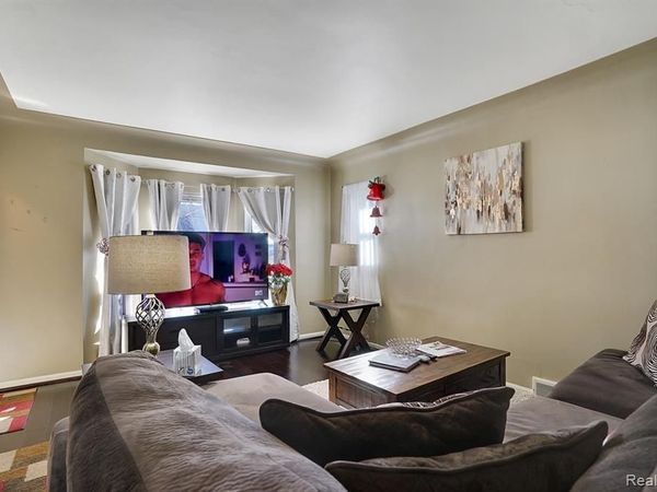 839 E Bennett Avenue E, Ferndale, MI 48220