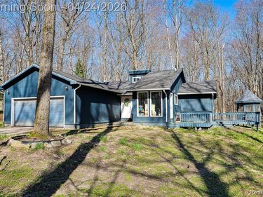 9820 Oakhurst Road, Holly Twp, MI 48442