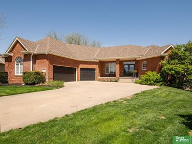 17402 augusta Circle, Omaha, NE 68136