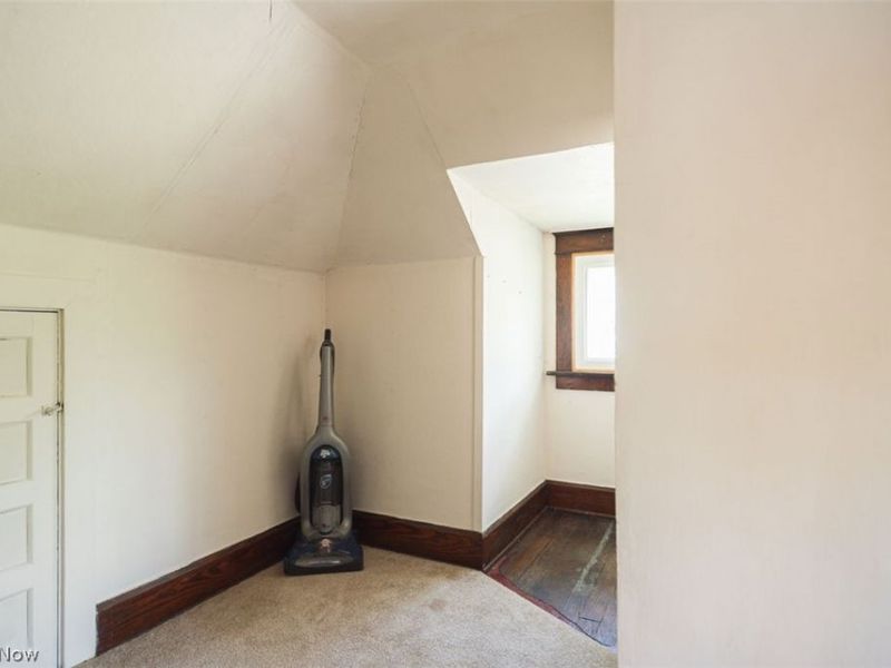 33 N Hartford Avenue, Youngstown, OH 44509 Photo 16