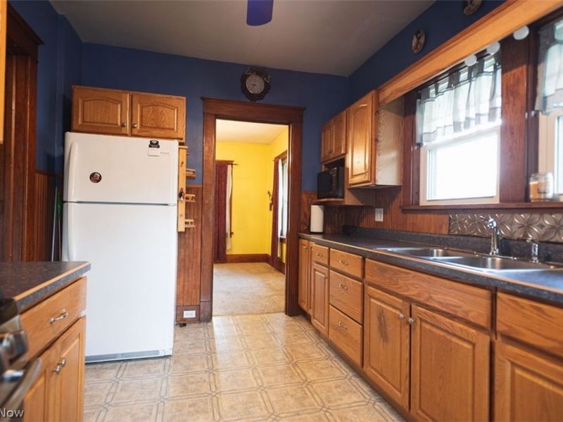 33 N Hartford Avenue, Youngstown, OH 44509 Photo 8