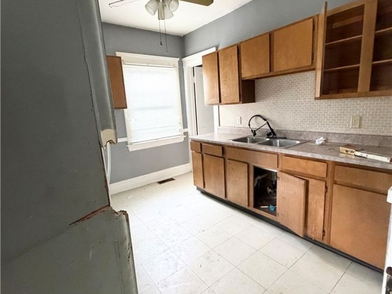 10309 Parkview Avenue, Cleveland, OH 44104 Photo 6