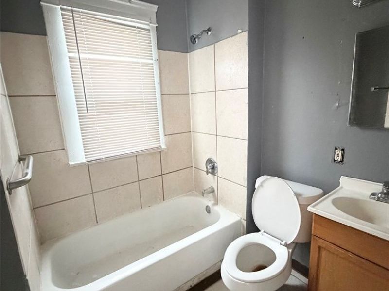 10309 Parkview Avenue, Cleveland, OH 44104 Photo 7