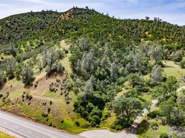 401 Watertrough Rd , Clearlake Oaks, CA 95423