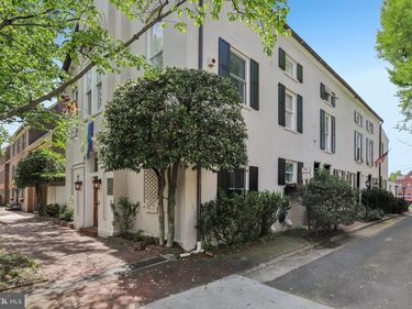 10 MUIRS COURT, ALEXANDRIA, VA 22314