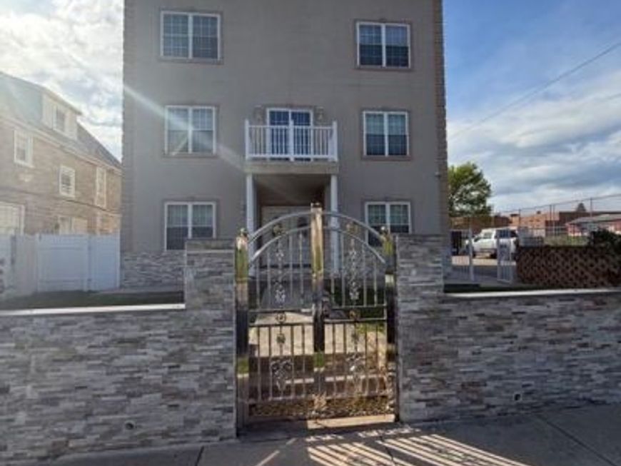 7804 00 Large Street, Philadelphia, PA 19152 Main Photo