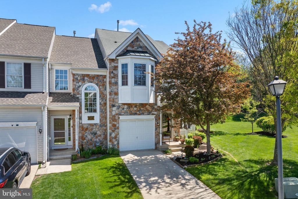 16 Farmington Court, Bordentown, NJ 08505 Main Photo