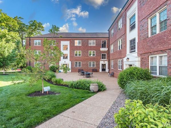 925 S Hanley Road, Unit F, Clayton, MO 63105