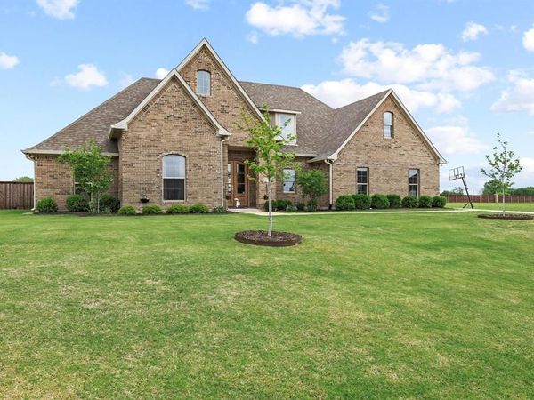 112 Chisolm Trail , Pottsboro, TX 75076