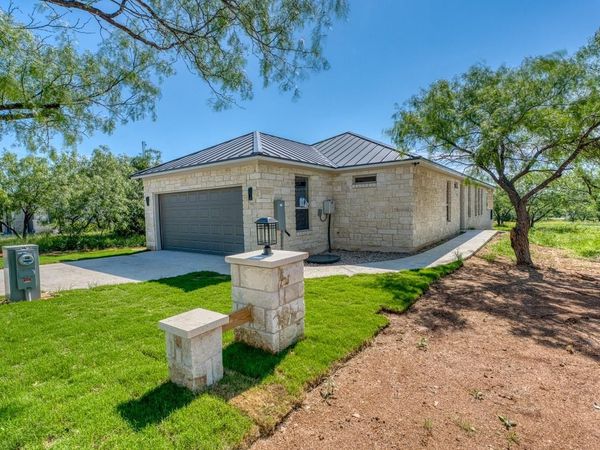 3217 Douglas DR, Horseshoe Bay, TX 78657