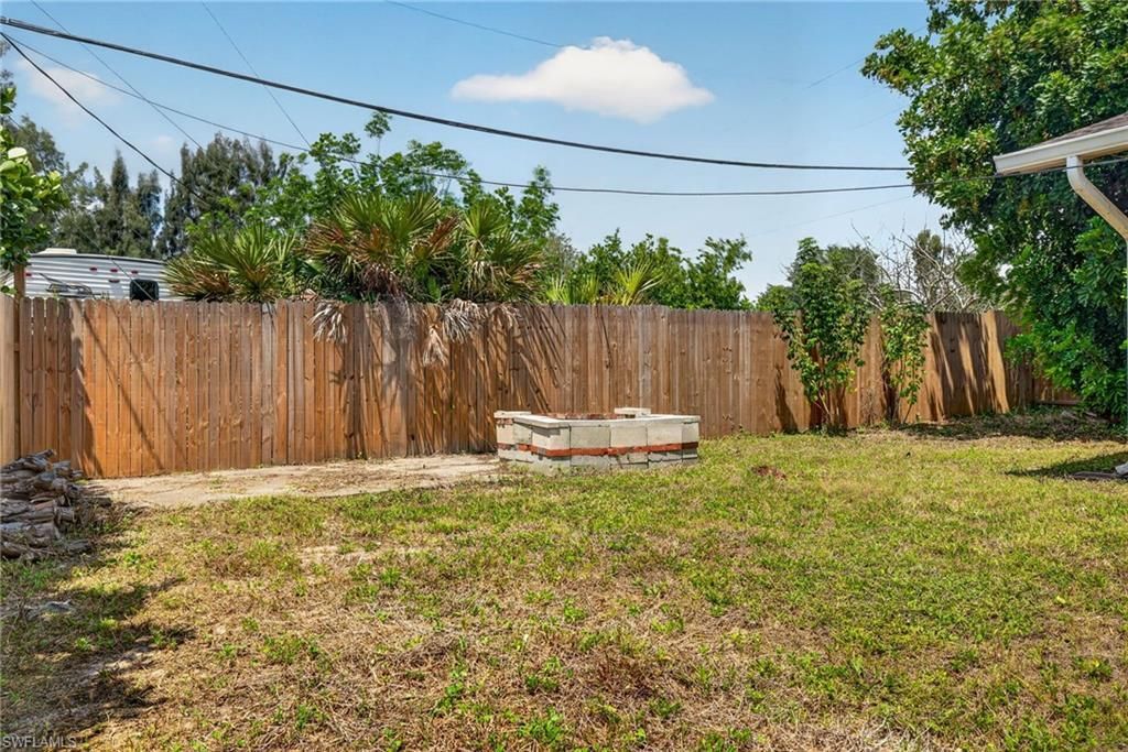 9090 San Carlos Blvd, Fort Myers, FL 33967 Photo