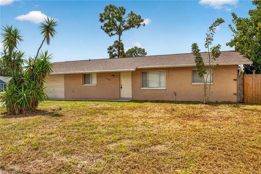 9090 San Carlos Blvd, Fort Myers, FL 33967 Photo