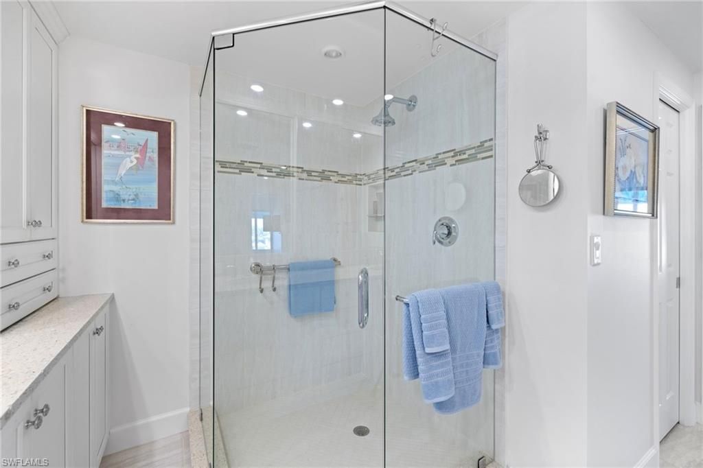 255 Park Shore Dr, Unit 3-341, Naples, FL 34103 Photo
