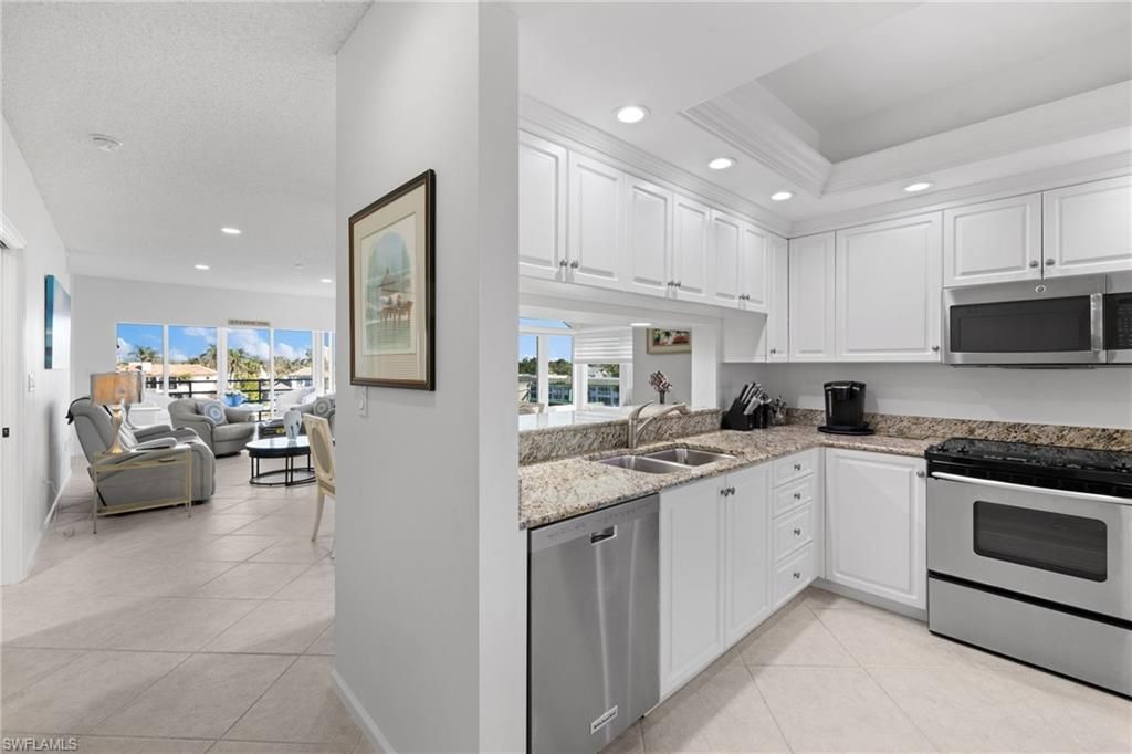 255 Park Shore Dr, Unit 3-341, Naples, FL 34103 Photo