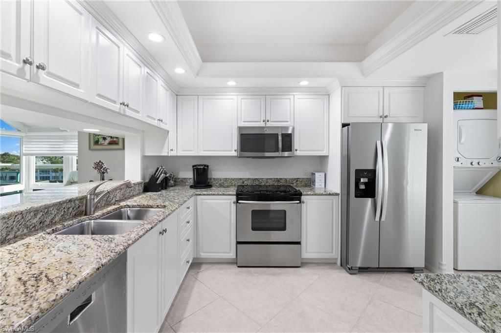 255 Park Shore Dr, Unit 3-341, Naples, FL 34103 Photo