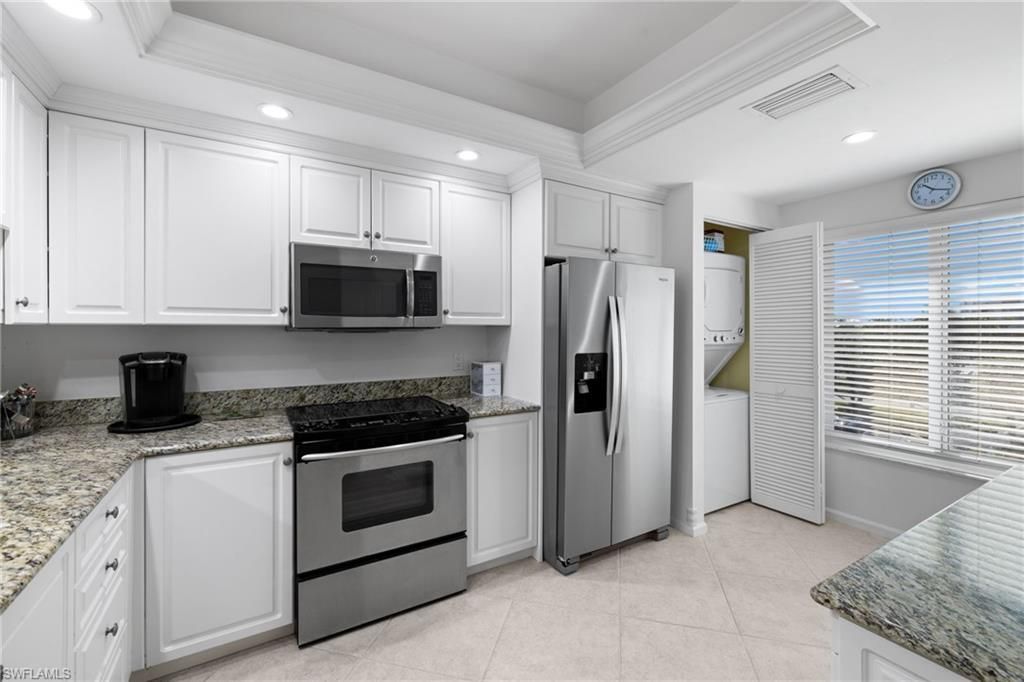 255 Park Shore Dr, Unit 3-341, Naples, FL 34103 Photo