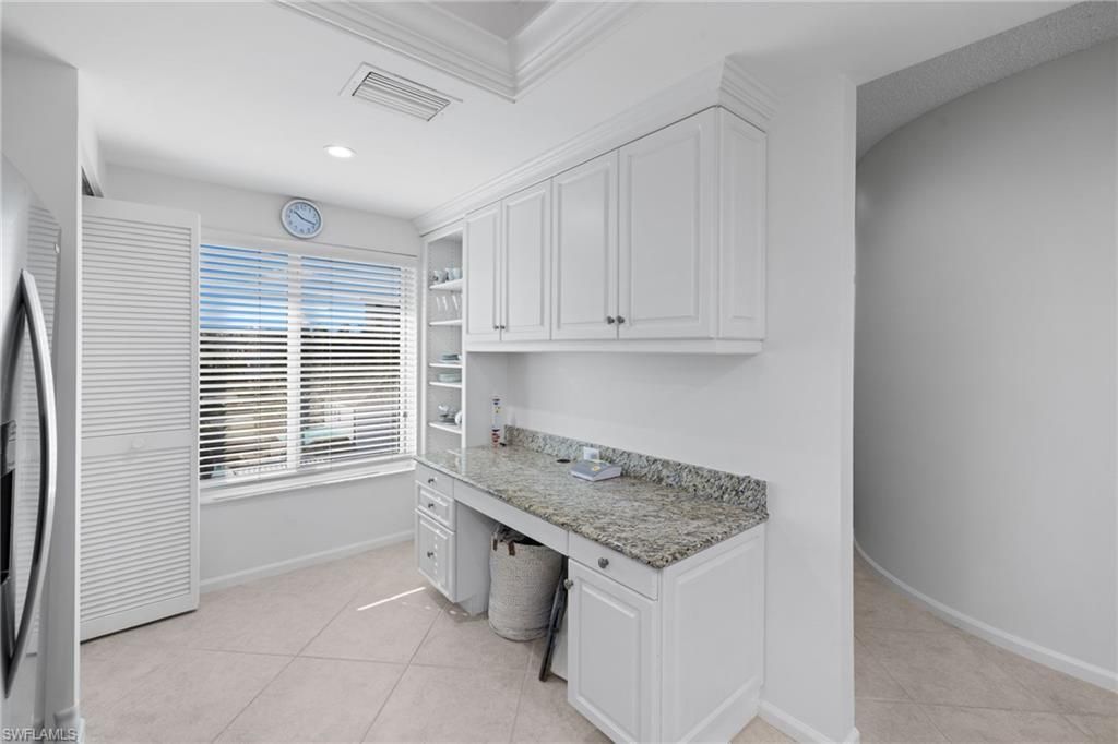 255 Park Shore Dr, Unit 3-341, Naples, FL 34103 Photo