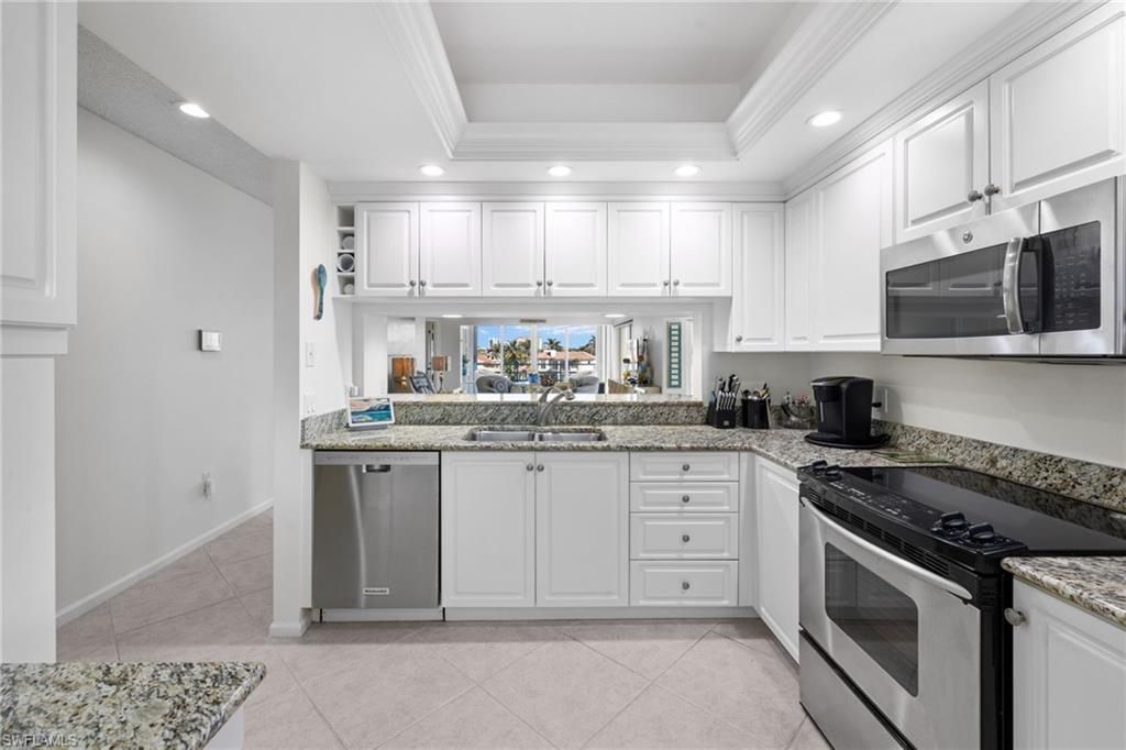 255 Park Shore Dr, Unit 3-341, Naples, FL 34103 Photo