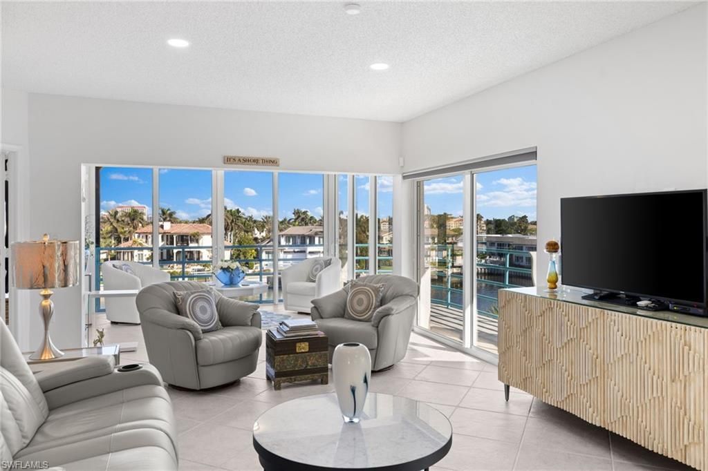 255 Park Shore Dr, Unit 3-341, Naples, FL 34103 Photo