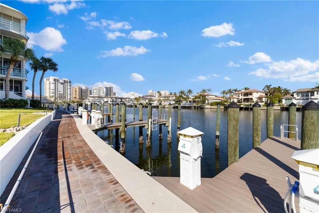 255 Park Shore Dr, Unit 3-341, Naples, FL 34103 Photo
