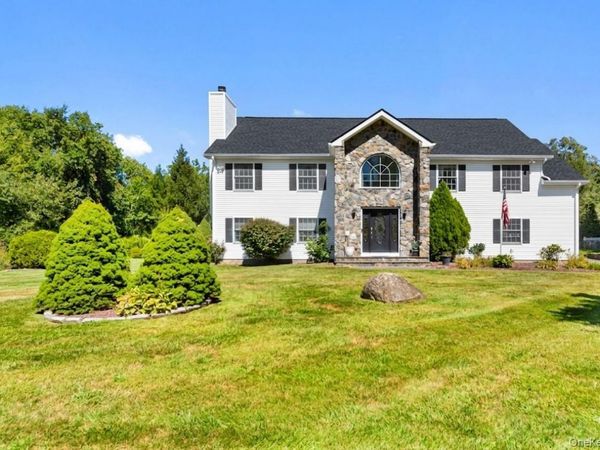 70 Oak Pond Lane , Mahopac, NY 10541