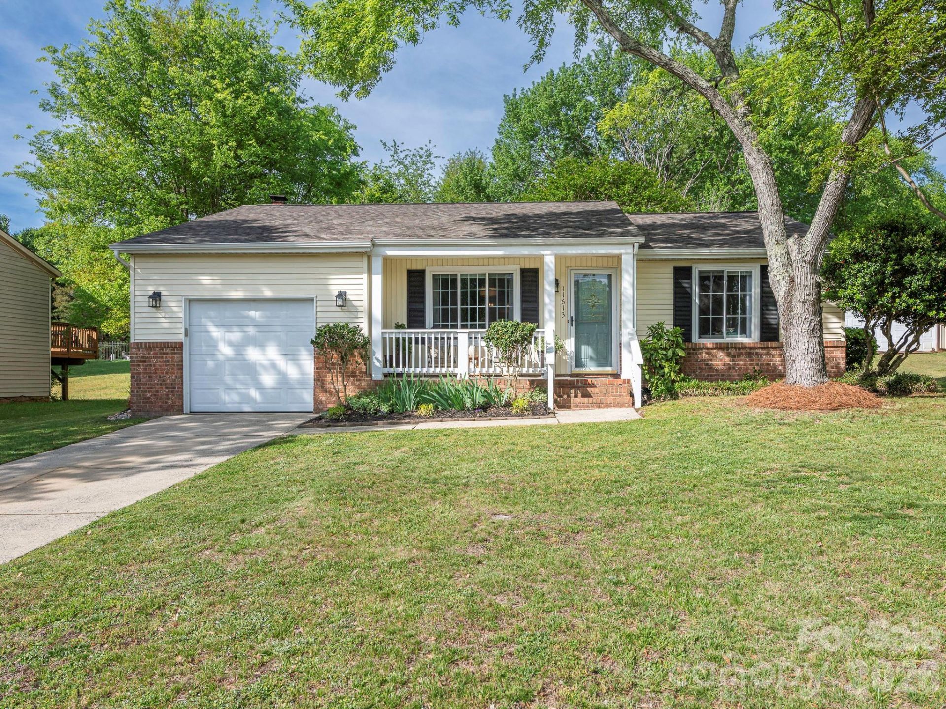 11613 Five Cedars Road, Charlotte, NC 28226 Main Photo