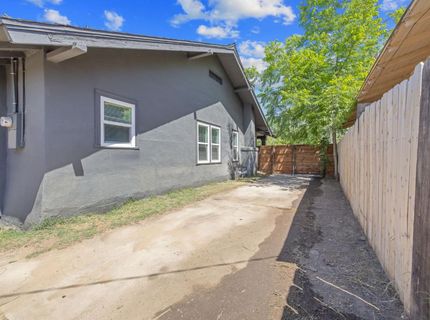 1247 N Ferger Ave, Fresno, CA 93728 Photo