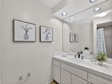 982 South Beach Dr, Sacramento, CA 95831 Photo