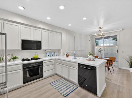 982 South Beach Dr, Sacramento, CA 95831 Photo