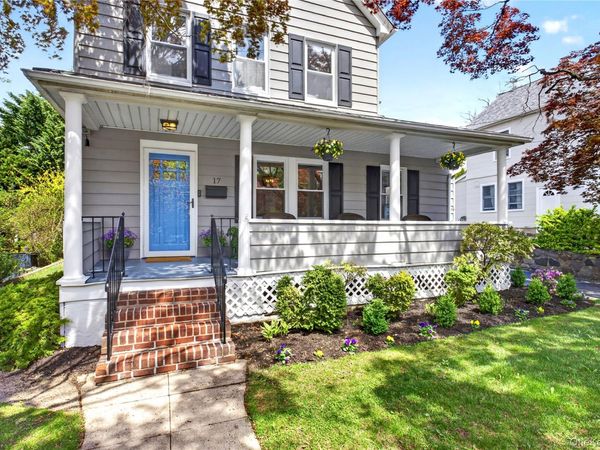 17 Neulist Avenue , Port Washington, NY 11050