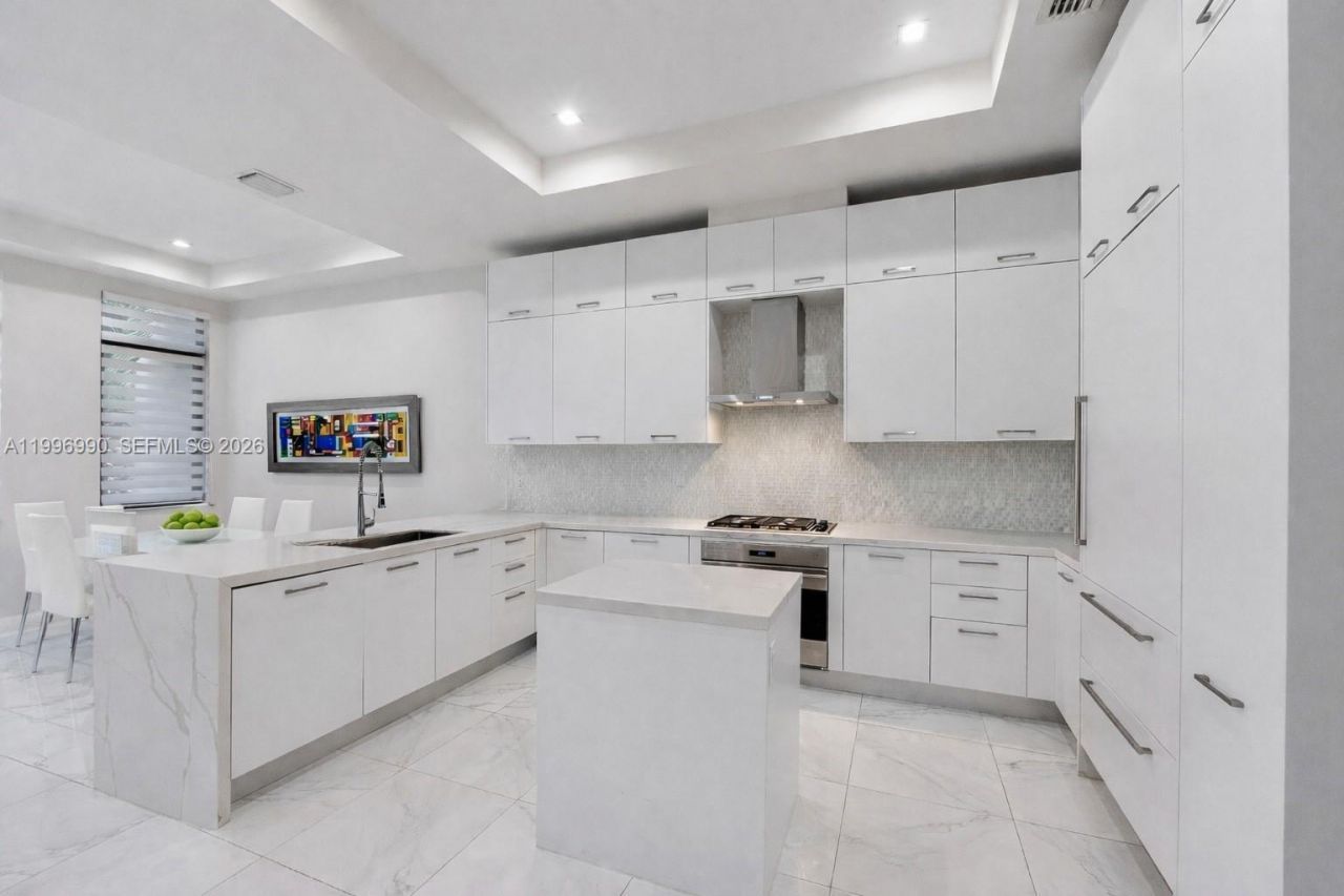 8424 NW 51st Ter, Doral, FL 33166 Photo
