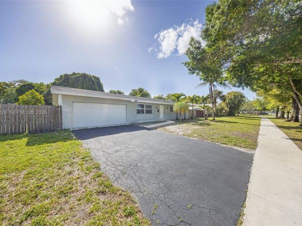 1320 NW 72nd Ave , Plantation, FL 33313
