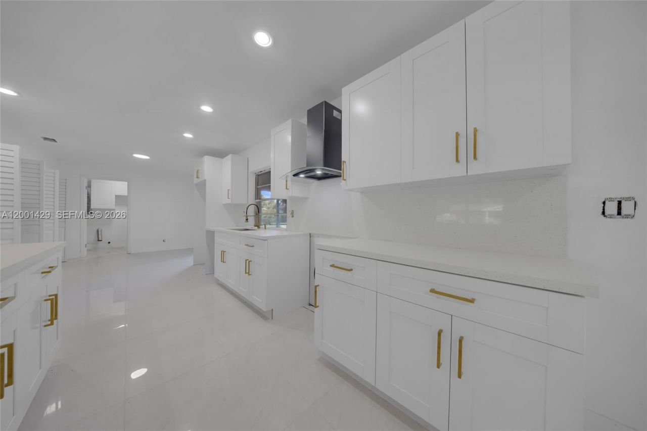 1320 NW 72nd Ave, Plantation, FL 33313 Photo