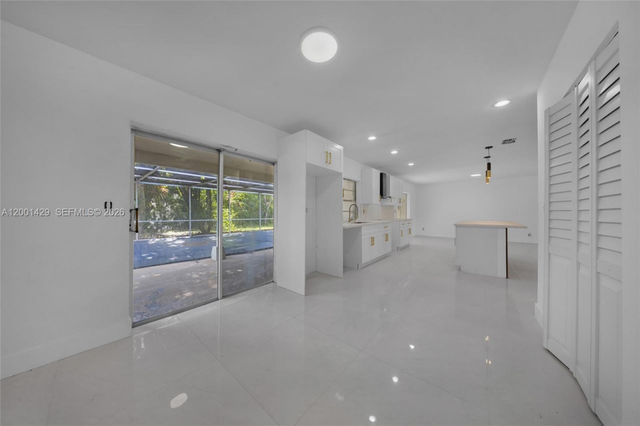 1320 NW 72nd Ave, Plantation, FL 33313 Photo
