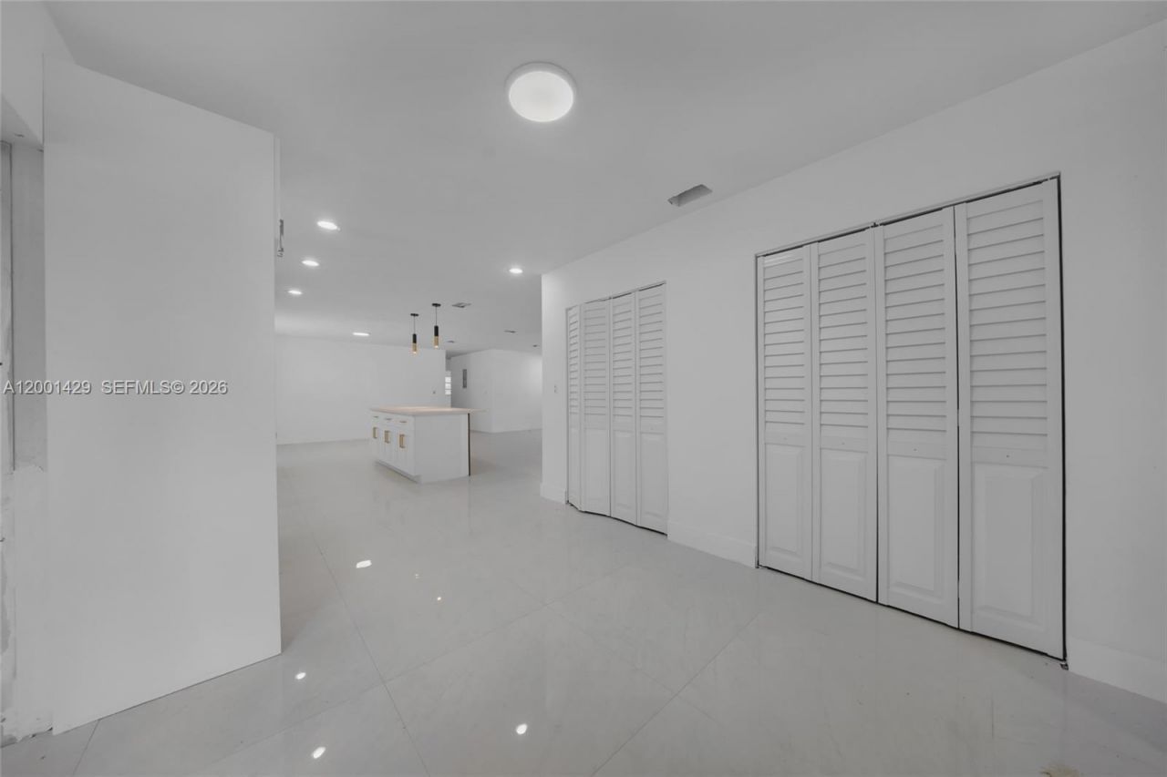 1320 NW 72nd Ave, Plantation, FL 33313 Photo