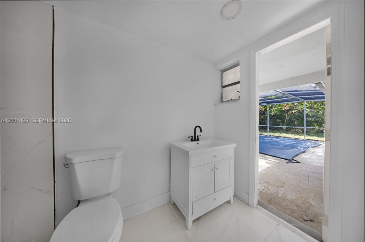 1320 NW 72nd Ave, Plantation, FL 33313 Photo