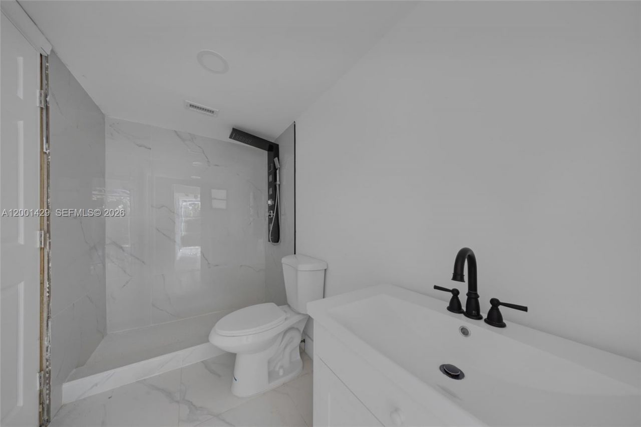 1320 NW 72nd Ave, Plantation, FL 33313 Photo