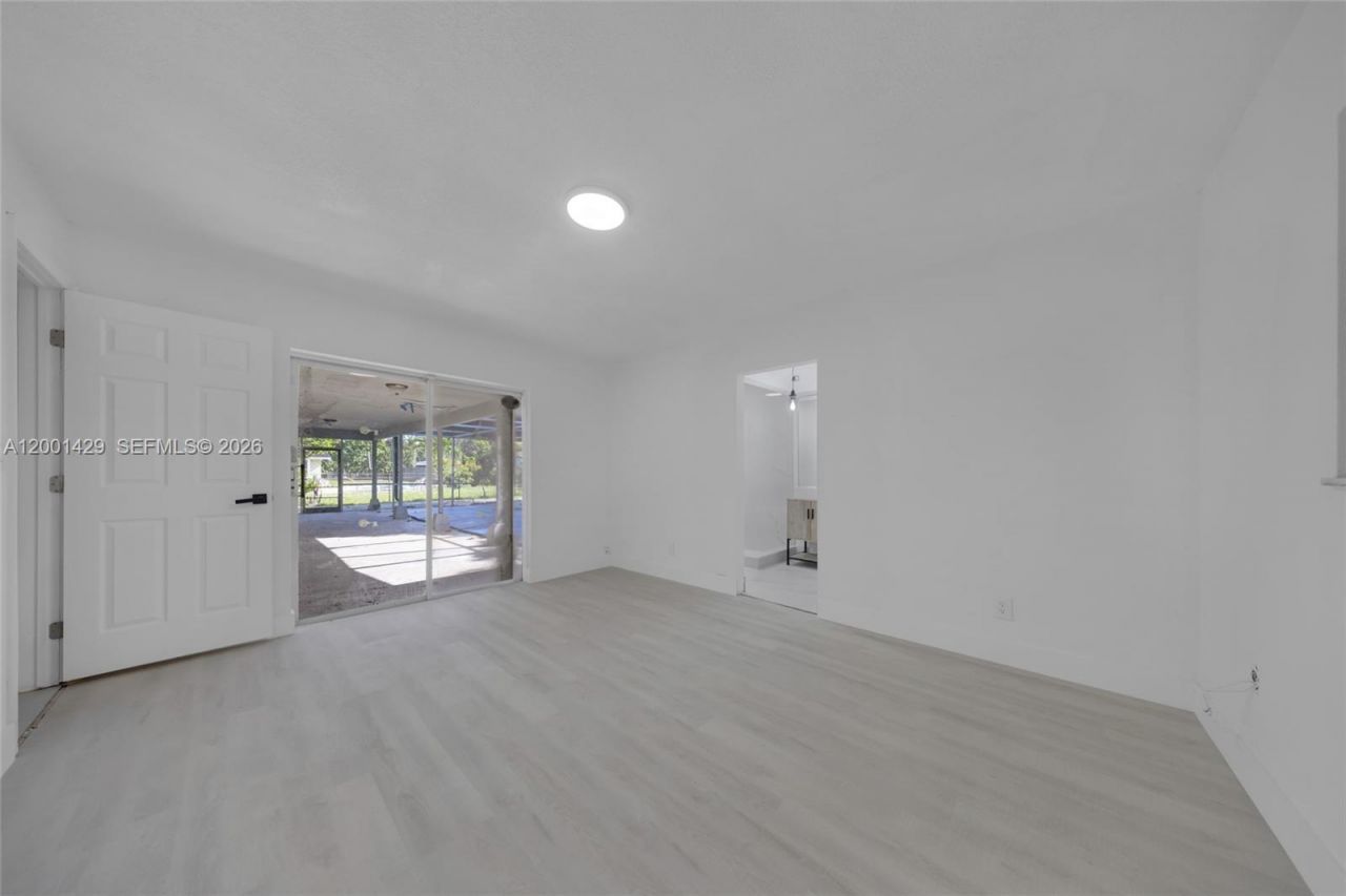 1320 NW 72nd Ave, Plantation, FL 33313 Photo