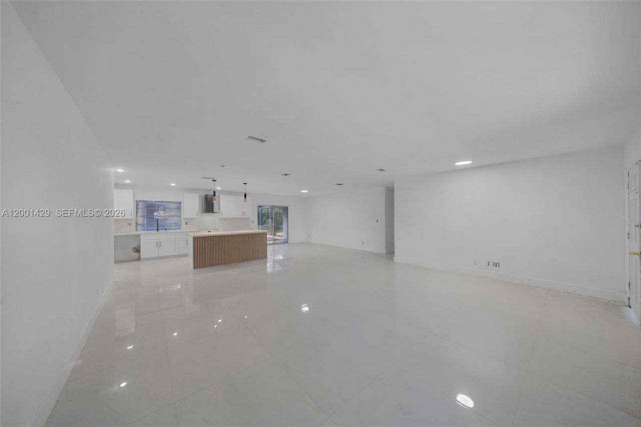 1320 NW 72nd Ave, Plantation, FL 33313 Photo