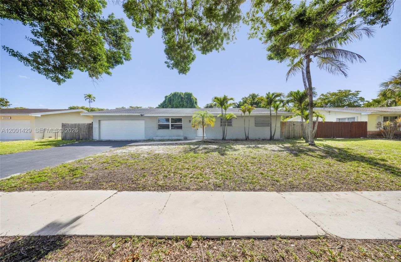 1320 NW 72nd Ave, Plantation, FL 33313 Photo