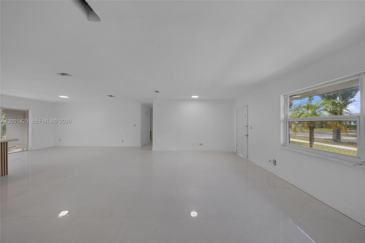 1320 NW 72nd Ave, Plantation, FL 33313 Photo