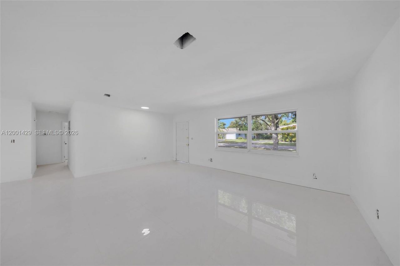 1320 NW 72nd Ave, Plantation, FL 33313 Photo