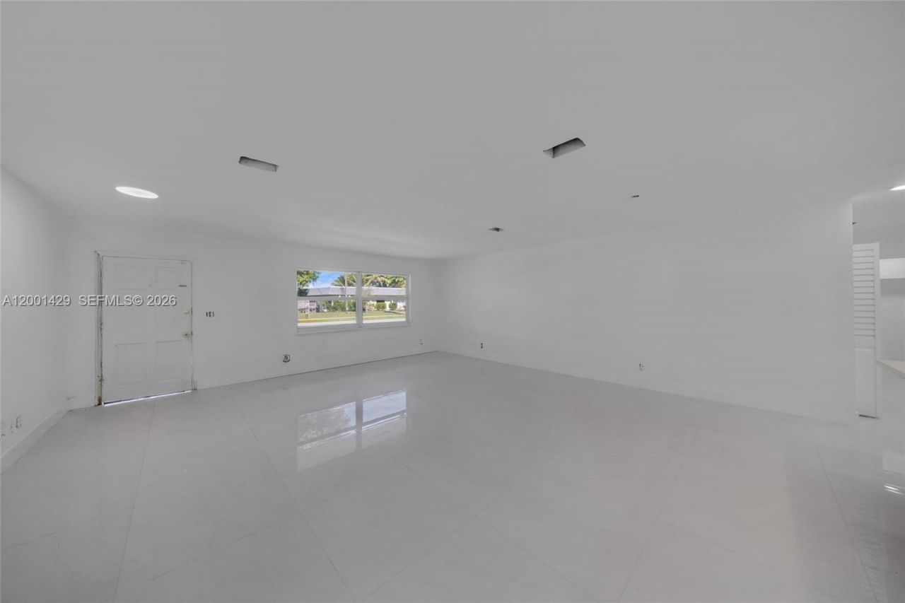 1320 NW 72nd Ave, Plantation, FL 33313 Photo