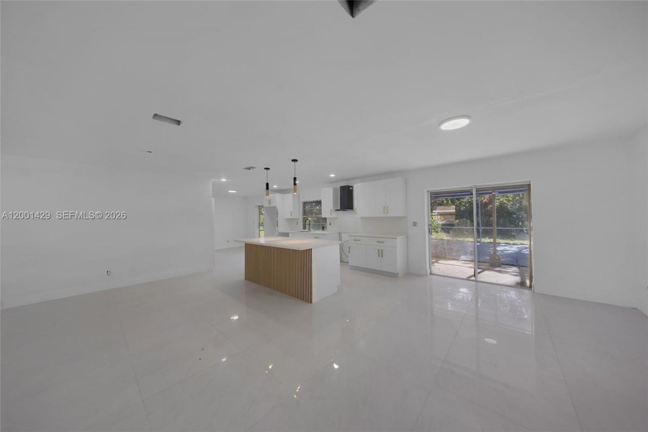 1320 NW 72nd Ave, Plantation, FL 33313 Photo